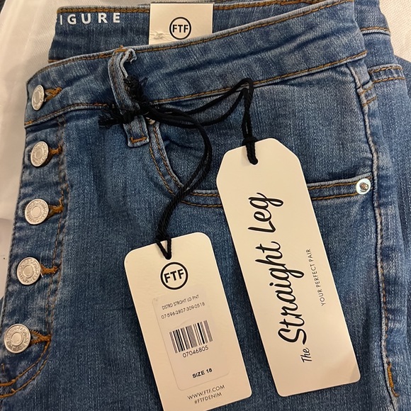 FTF High rise button fit straight leg jean - Picture 4 of 4